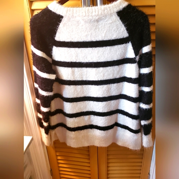 LOFT Fuzzy Mohair Sweater Never Worn Size M - Picture 4 of 10